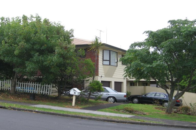 Photo of property in 30 Marina View Drive, West Harbour, Auckland, 0618