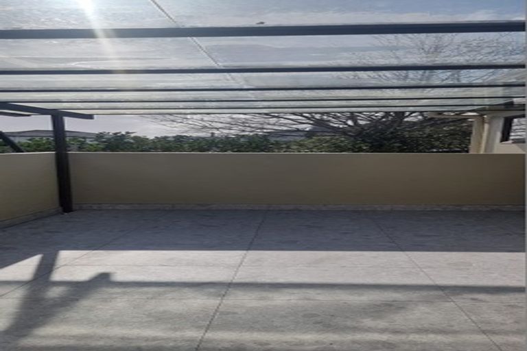 Photo of property in 2 Graham Collins Drive, Windsor Park, Auckland, 0632