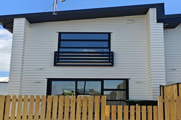 Photo of property in 150 Mcleod Road, Te Atatu South, Auckland, 0610