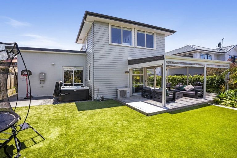 Photo of property in 23 Kukuwai Avenue, Red Beach, 0932