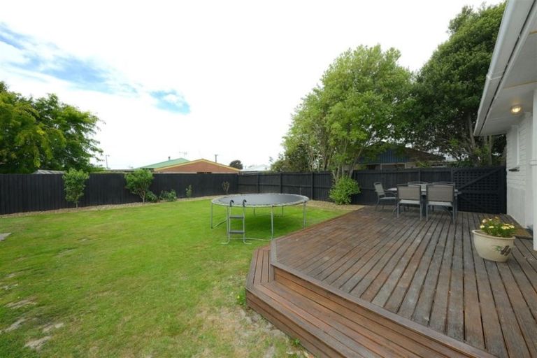 Photo of property in 3 Shirldale Place, Avonhead, Christchurch, 8042