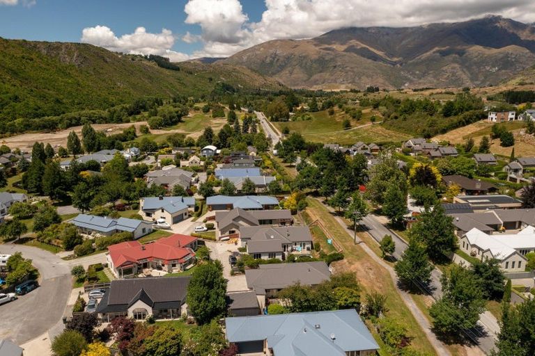 Photo of property in 15 Shanahan Lane, Arrowtown, 9302