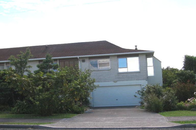 Photo of property in 2/4 Ridge Road, Waiake, Auckland, 0630