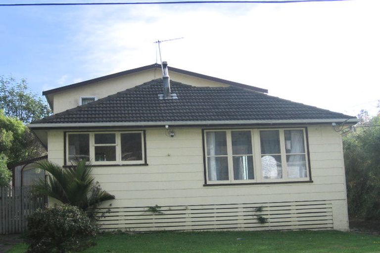 Photo of property in 27 Thomson Grove, Stokes Valley, Lower Hutt, 5019