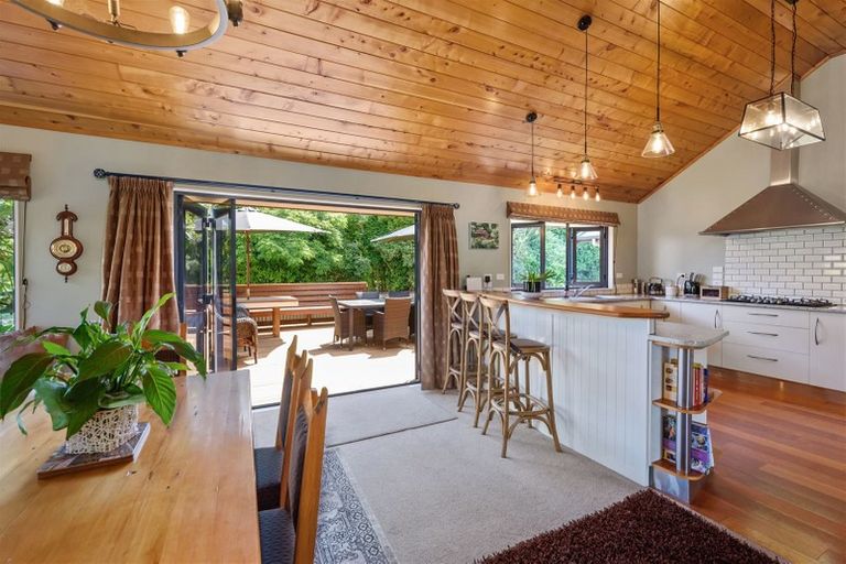 Photo of property in 64 Muhunoa Road West, Ohau, Levin, 5570