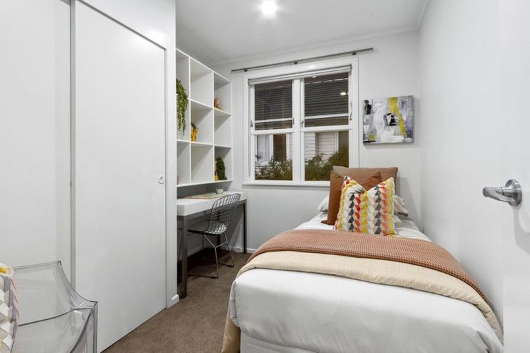 Photo of property in 1/5 September Place, Forrest Hill, Auckland, 0620