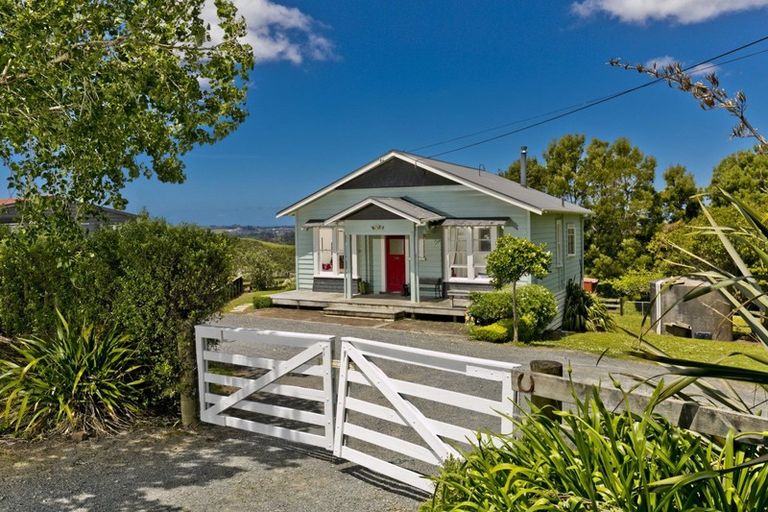 Photo of property in 166 Gervin Road, Wainui, Silverdale, 0992