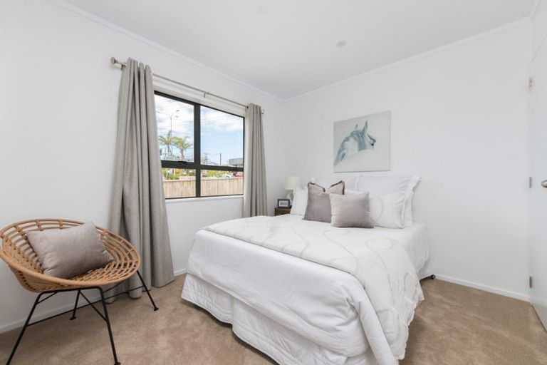 Photo of property in 94 Beach Haven Road, Beach Haven, Auckland, 0626