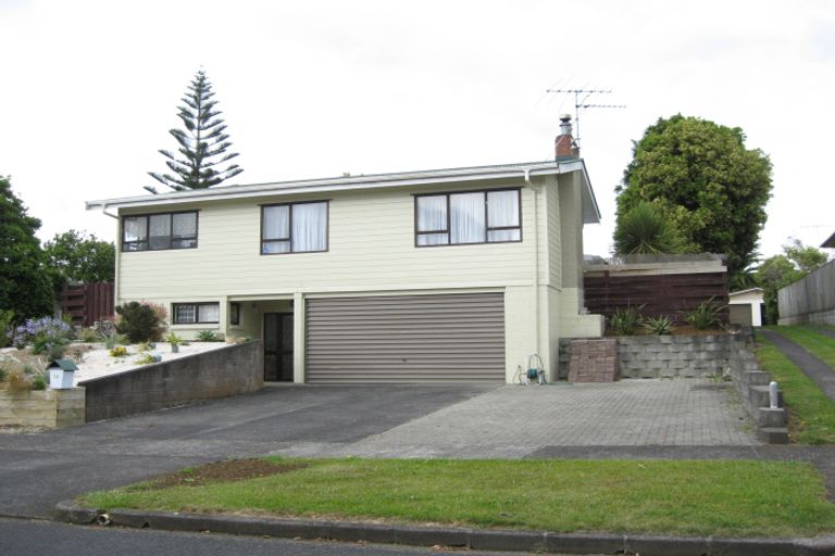 Photo of property in 12 Richardson Avenue, Pukekohe, 2120