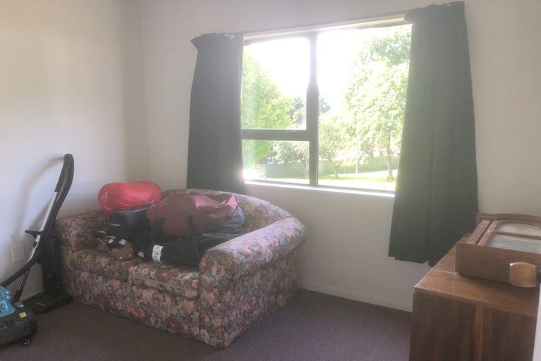 Photo of property in 16 Holt Place, Waipukurau, 4200