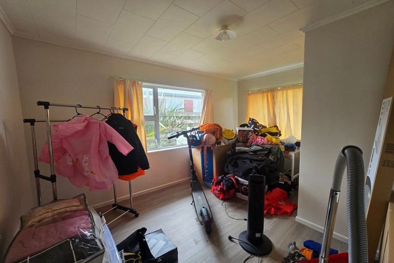 Photo of property in 3 Seddon Street, Takaro, Palmerston North, 4412