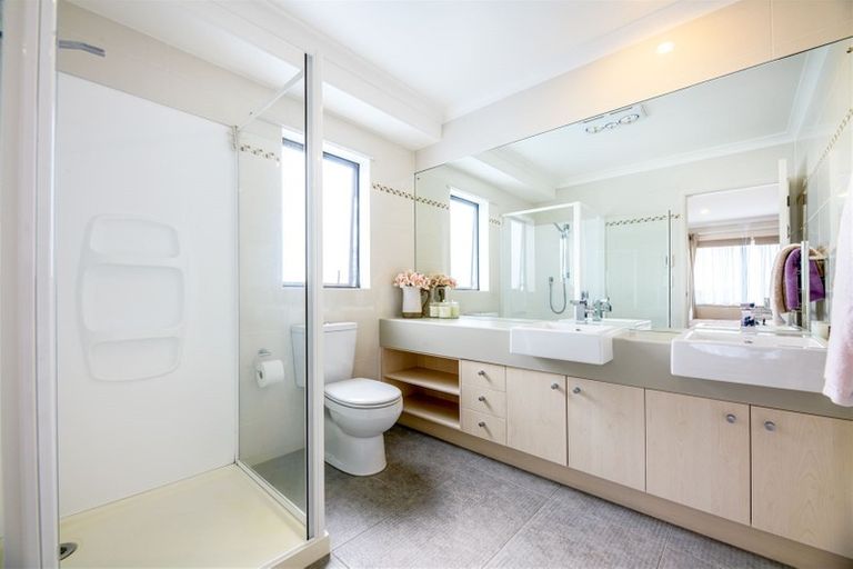 Photo of property in 72 Schnapper Rock Road, Schnapper Rock, Auckland, 0632