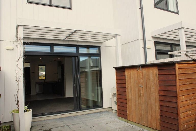 Photo of property in 16 Kauamo Close, Waiwhetu, Lower Hutt, 5010