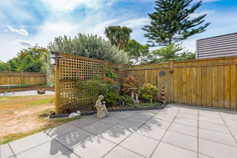Photo of property in 2 Heritage Place, Terrace End, Palmerston North, 4410