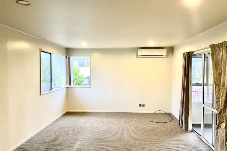 Photo of property in 10 Albemarle Place, Massey, Auckland, 0614