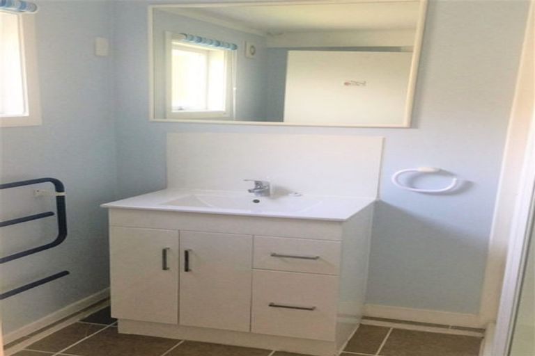 Photo of property in 32 Stanmore Bay Road, Stanmore Bay, Whangaparaoa, 0932