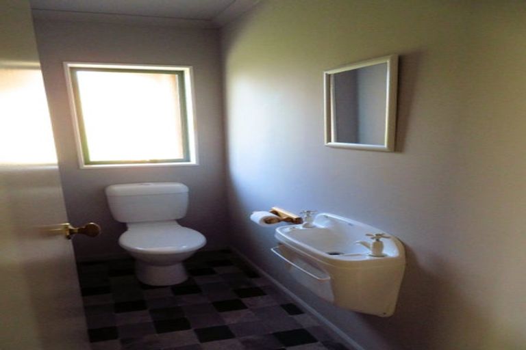 Photo of property in 37 Carlyle Street, Leamington, Cambridge, 3432