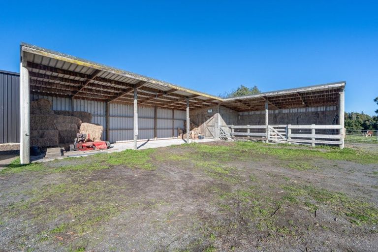 Photo of property in 1 Tourist Road, Clevedon, 2582