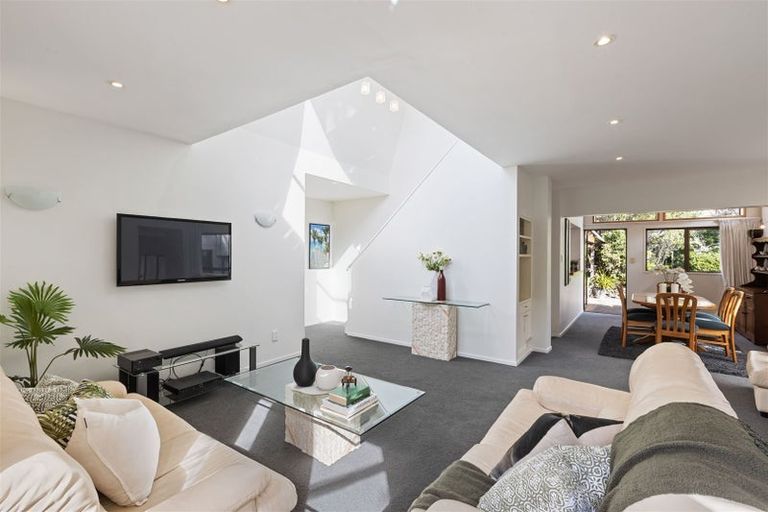 Photo of property in 26 Aberdeen Road, Campbells Bay, Auckland, 0620