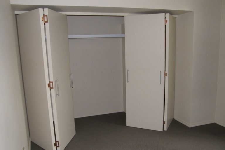 Photo of property in Construction House, 53/80 Kent Terrace, Mount Victoria, Wellington, 6011