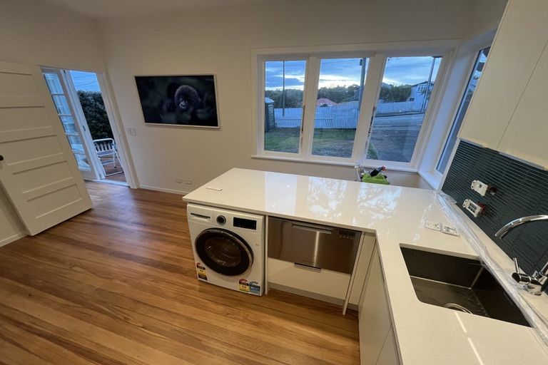 Photo of property in 37 Church Street, Northcote Point, Auckland, 0627