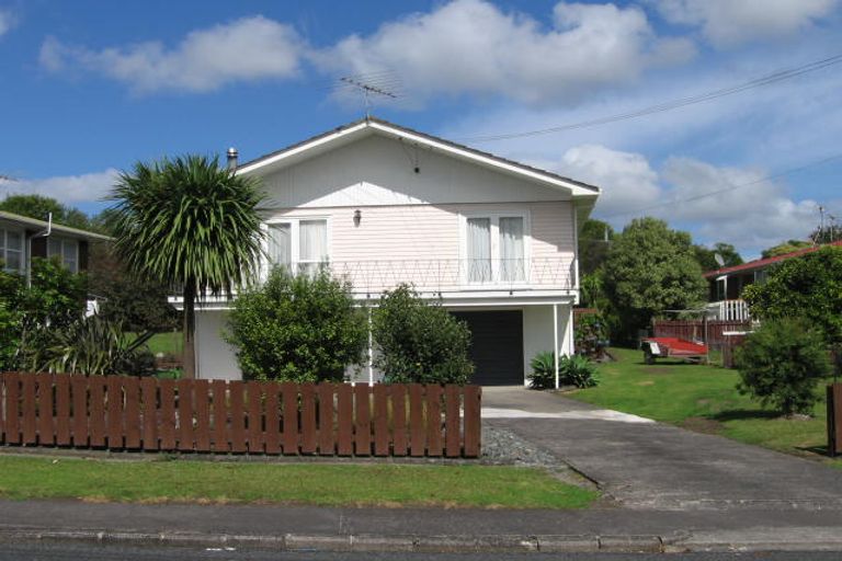 Photo of property in 63 Royal View Road, Te Atatu South, Auckland, 0610