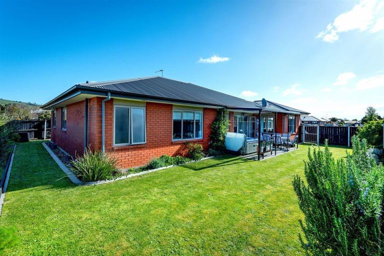 Photo of property in 14 Saint Peters Close, Woolston, Christchurch, 8062