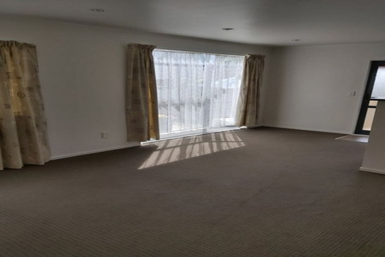Photo of property in 6 Rickards Place, New Lynn, Auckland, 0600