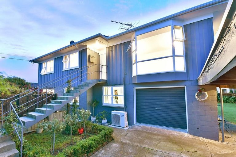 Photo of property in 39 Alice Avenue, Orewa, 0931