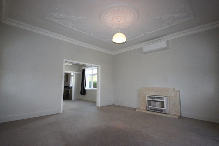 Photo of property in 11 Milverton Avenue, Hokowhitu, Palmerston North, 4410