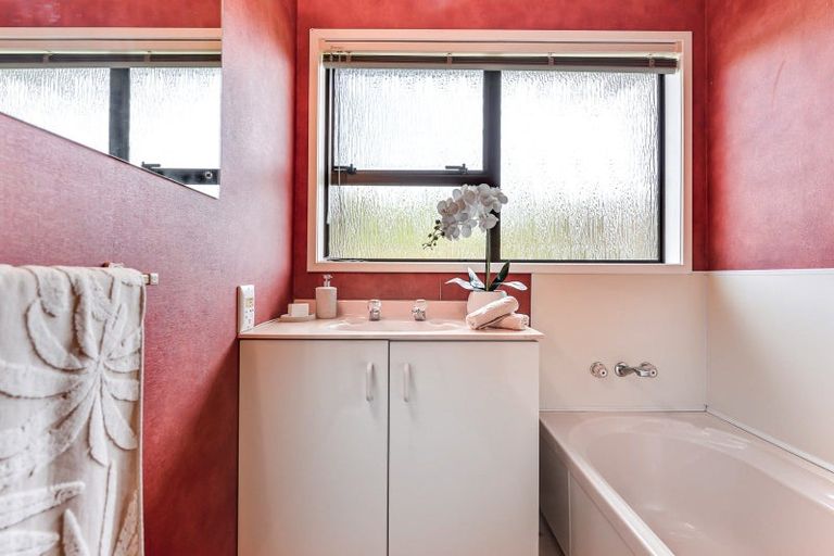 Photo of property in 48 Amanda Avenue, Dinsdale, Hamilton, 3204