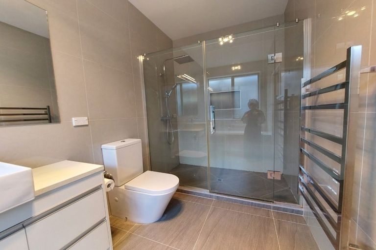 Photo of property in 28 Jelas Drive, Riverhead, 0820