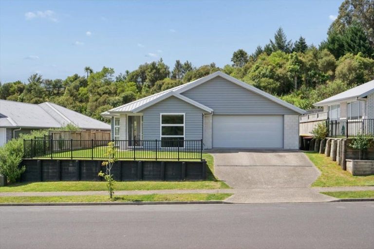 Photo of property in 45 Pakanga Grove, Pyes Pa, Tauranga, 3112