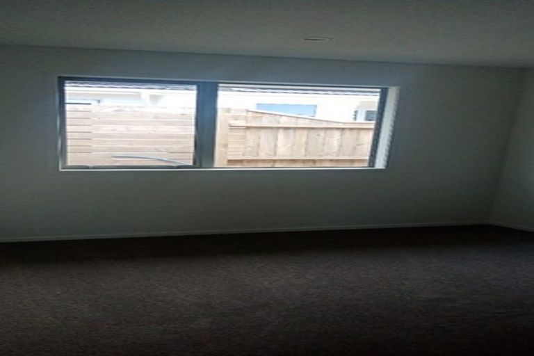 Photo of property in 137/2b Seaview Road, Westown, New Plymouth, 4310
