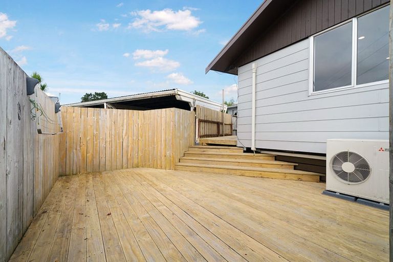 Photo of property in 1/24a Waimumu Road, Massey, Auckland, 0614