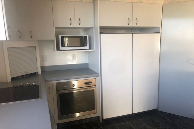 Photo of property in 1420 Whangaparaoa Road, Army Bay, Whangaparaoa, 0930