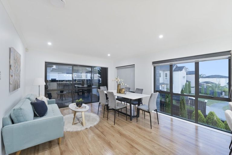 Photo of property in 12 San Casello Rise, Henderson, Auckland, 0612