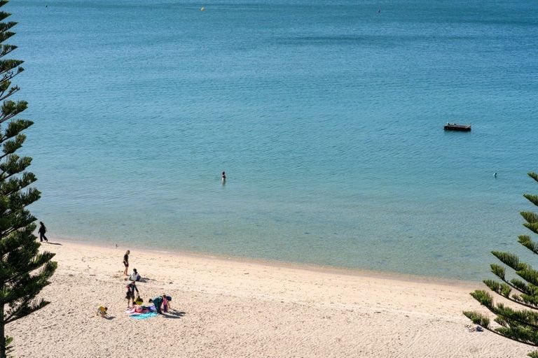 Photo of property in Broadwater Apartments, 214 Oriental Parade, Oriental Bay, Wellington, 6011