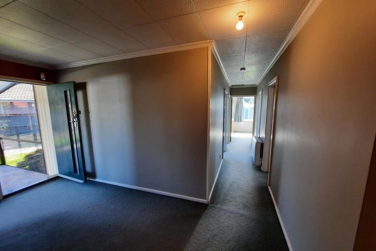 Photo of property in 4 Davidson Crescent, Hornby, Christchurch, 8042