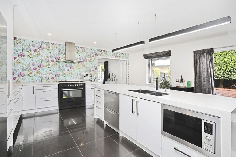 Photo of property in 16 Hoffman Court, Waikiwi, Invercargill, 9810