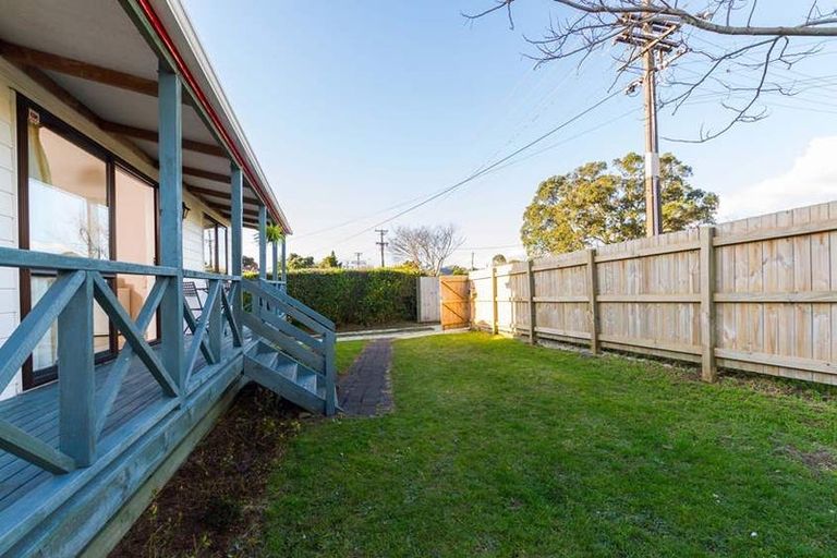 Photo of property in 81 Astley Avenue, New Lynn, Auckland, 0600
