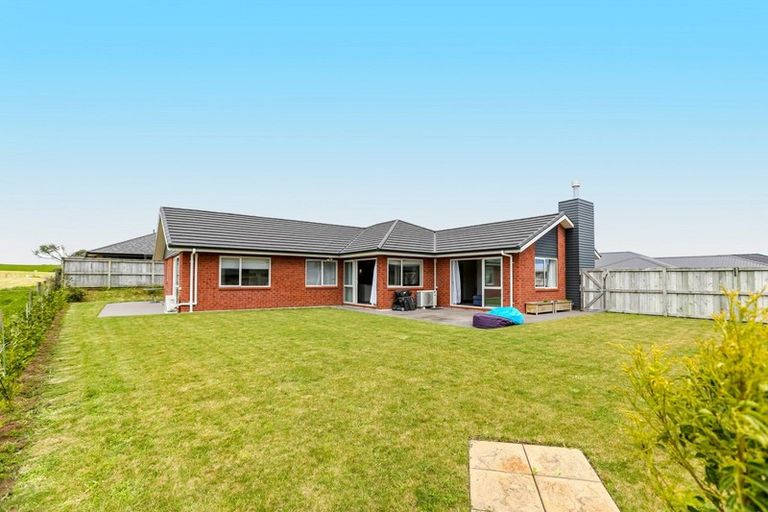 Photo of property in 14 Ryder Drive, Waiwhakaiho, New Plymouth, 4312