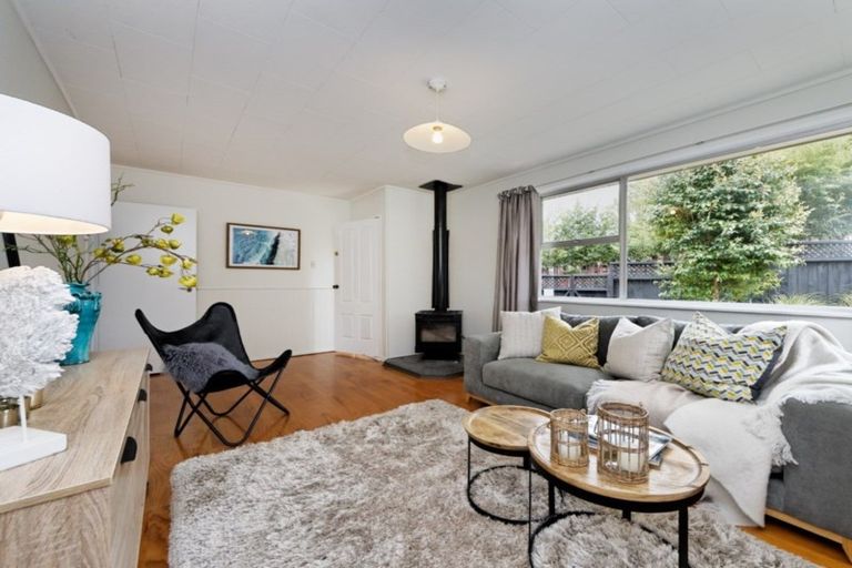 Photo of property in 80 Lantana Road, Green Bay, Auckland, 0604