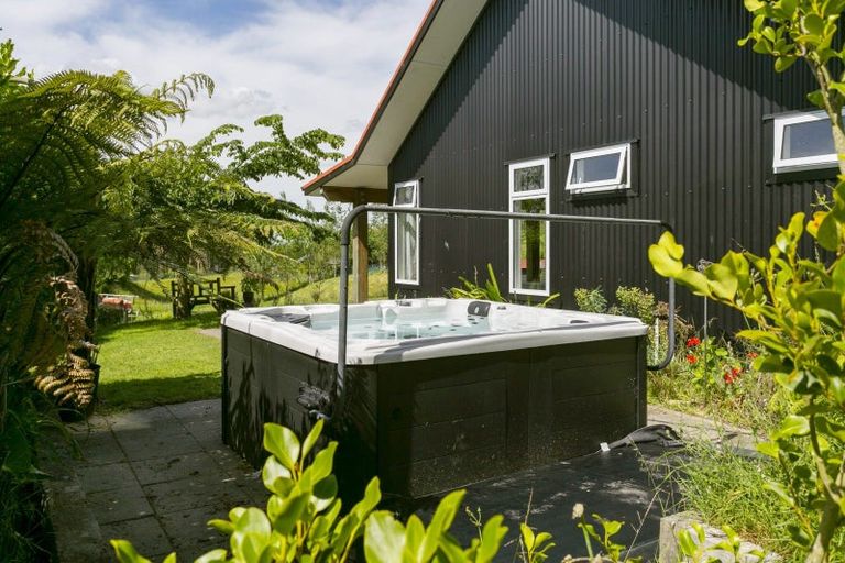 Photo of property in 1/142 Mapara Road, Acacia Bay, Taupo, 3385
