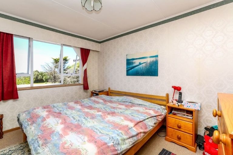 Photo of property in 18 Endeavour Street, Marfell, New Plymouth, 4310