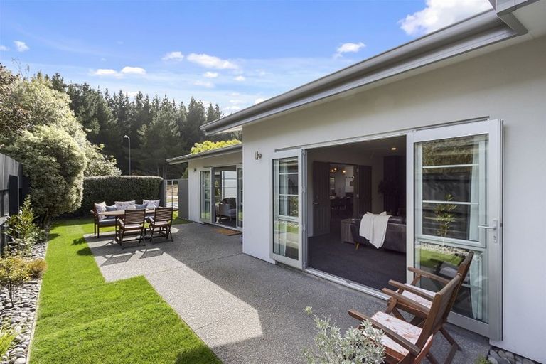 Photo of property in 130 Rothesay Road, Parklands, Christchurch, 8083