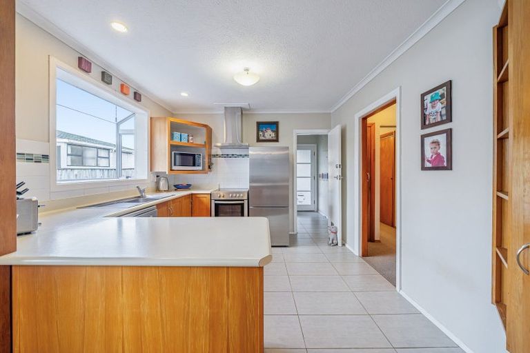 Photo of property in 13 Oxford Crescent, Ebdentown, Upper Hutt, 5018