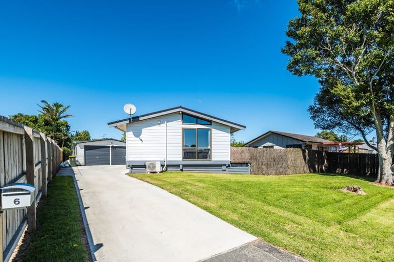 Photo of property in 6 Bluewater Place, Wattle Downs, Auckland, 2103