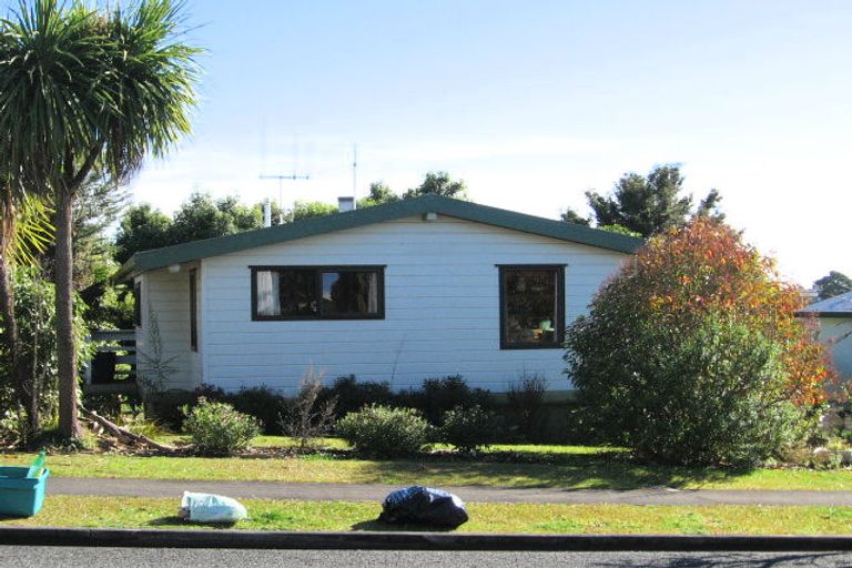 Photo of property in 28 Velma Crescent, Nawton, Hamilton, 3200