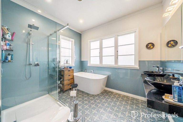 Photo of property in 51 Rossiter Avenue, Waterloo, Lower Hutt, 5011